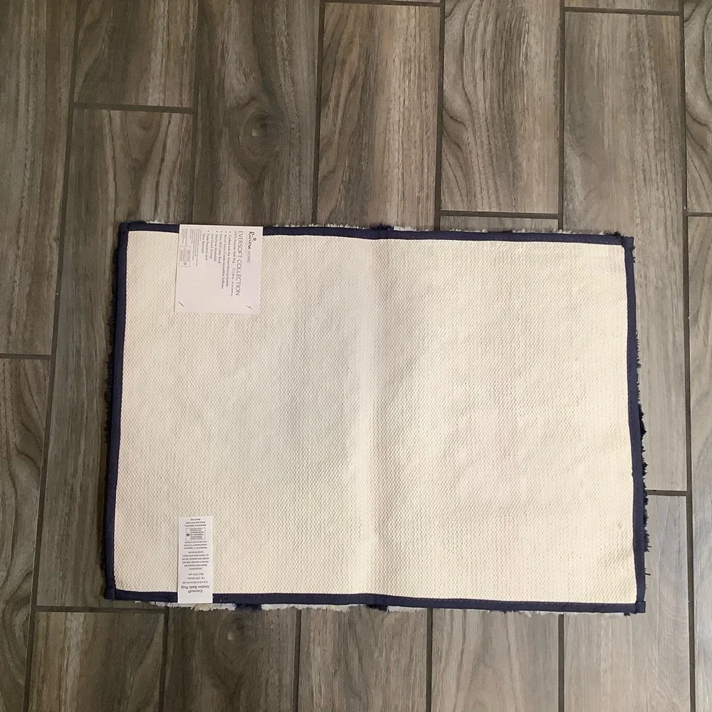 RIVIERA HOME 12” x 24”, Striped Bath Mat